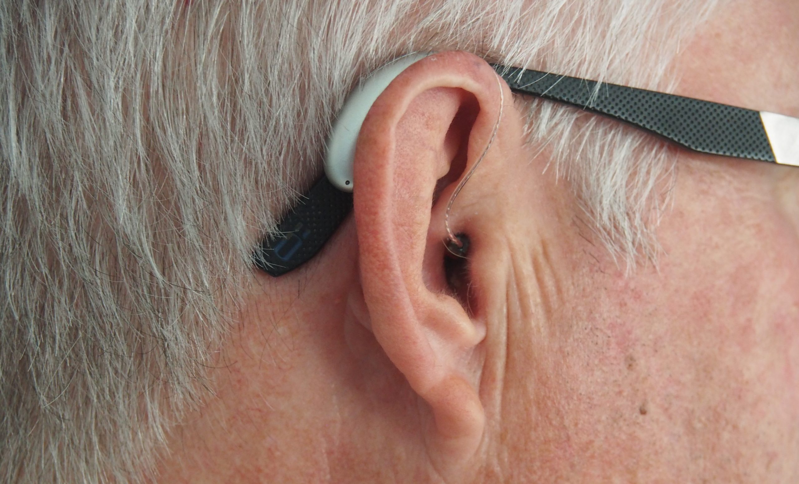 hearing declines with age, 5 tips to avoid hearing loss